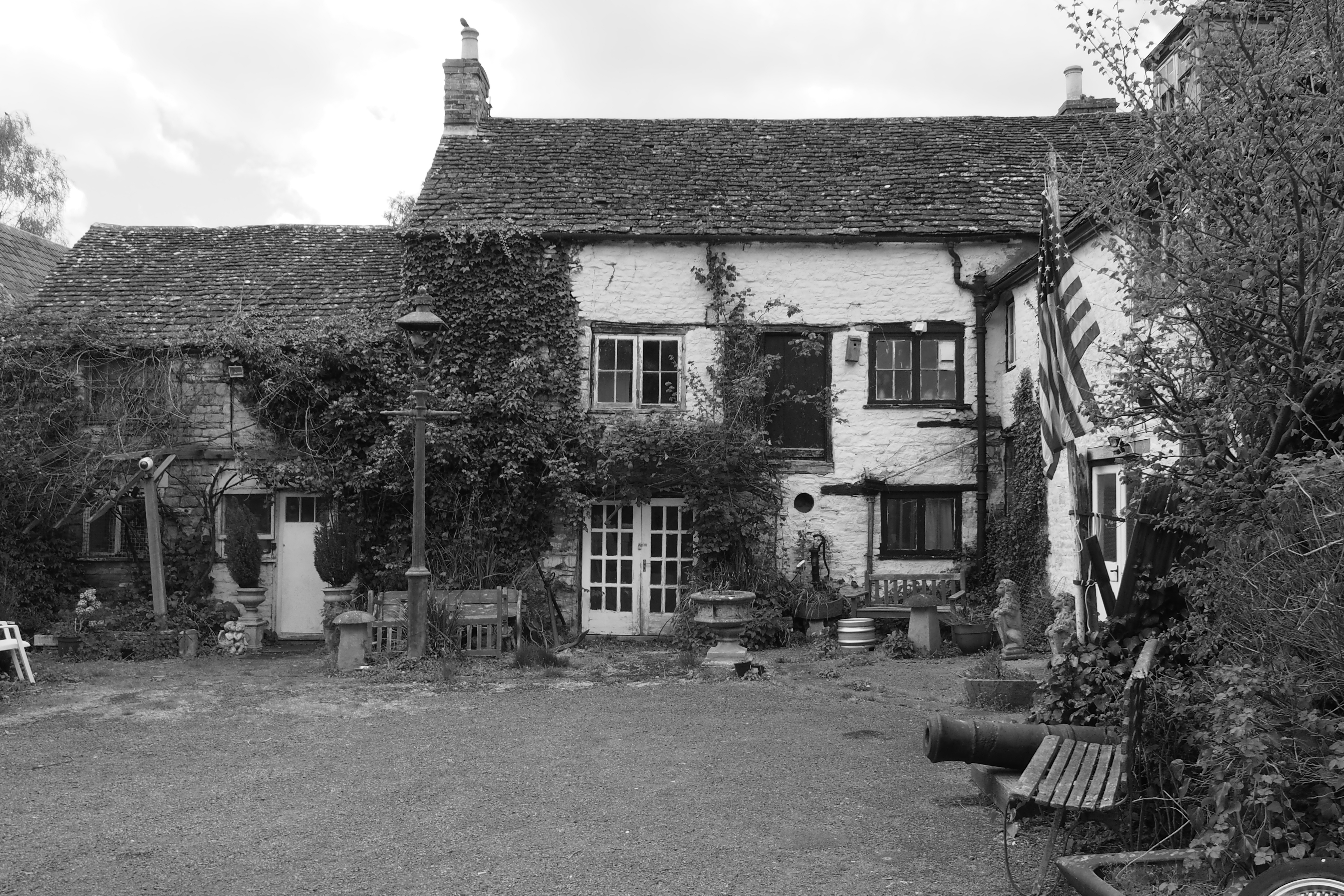 Ghosthunting in England or how we spent a night in Britain’s most haunted locations